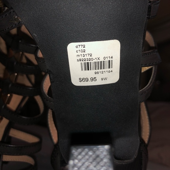 Black High Heel - Picture 3 of 4